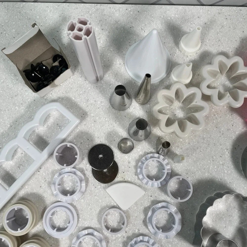 Wilton collection baking